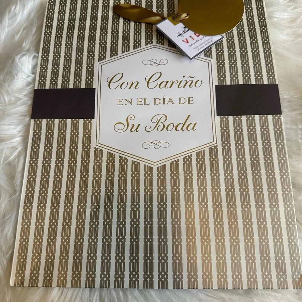 🩵5/$8 Hallmark Gold and Cream Wedding gift bag